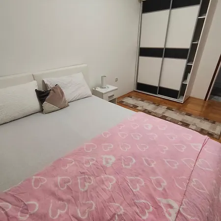 Nn Apartman *
